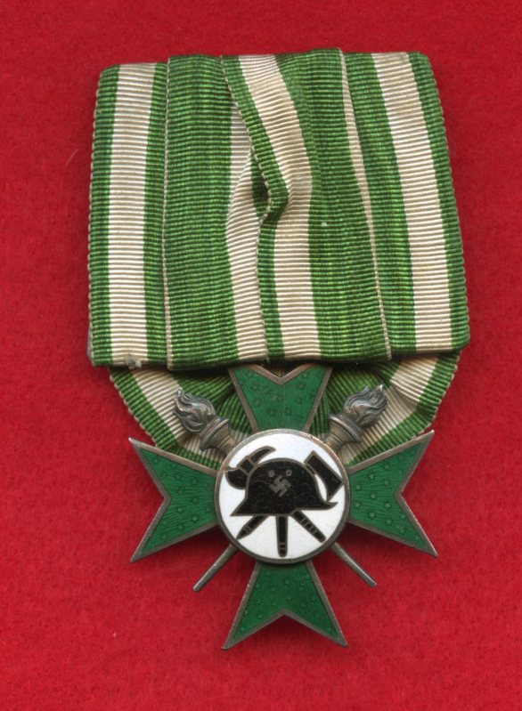 108FireMedal1.jpg